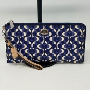 Coach Navy and Cream Patterned Wristlet